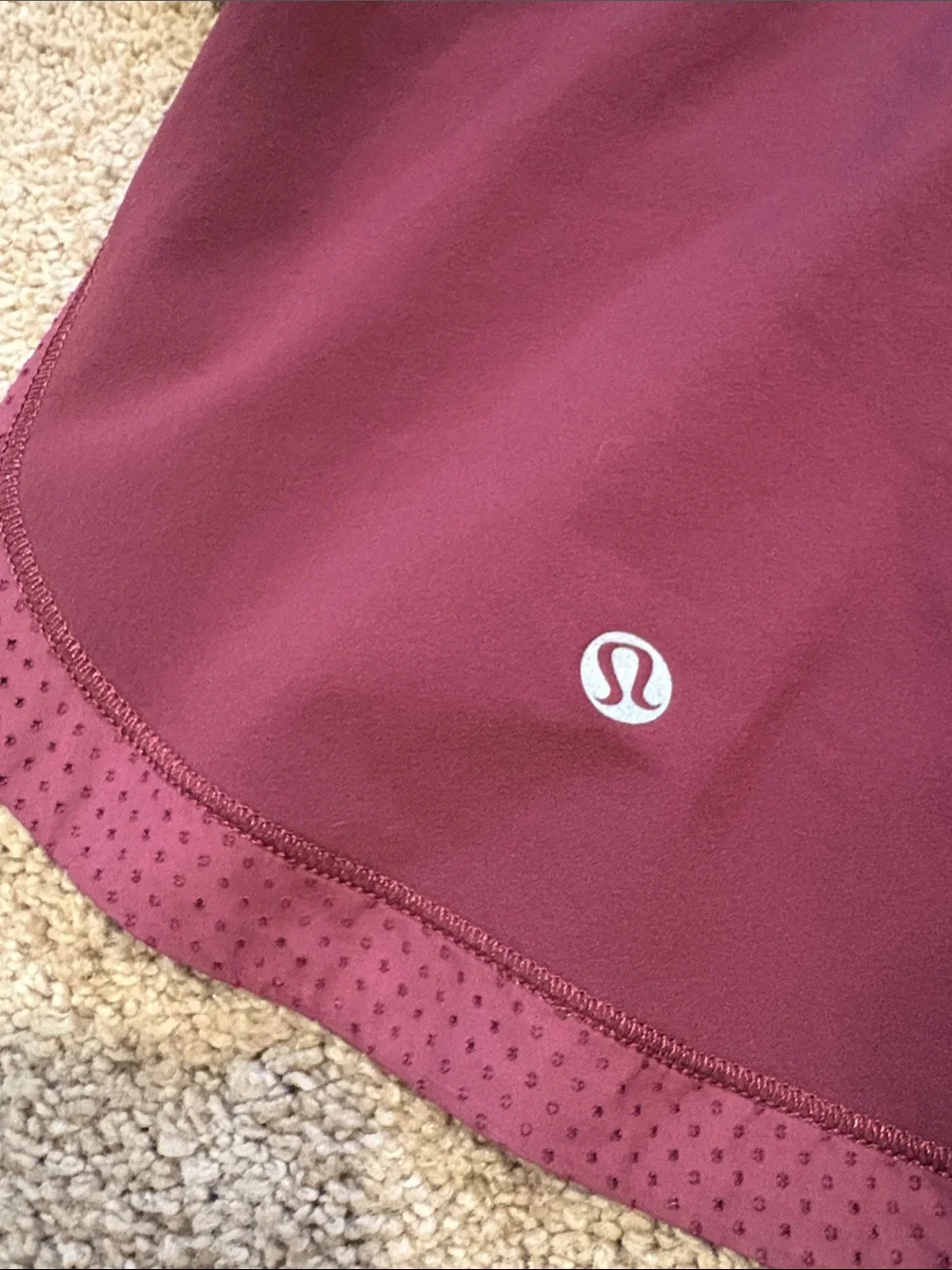 Lululemon Women’s Waterproof Rain Jacket Size 6 Burgundy Cassis Packaway Hood